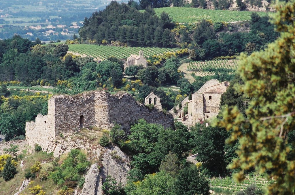 Village Gigondas Printemps 2003